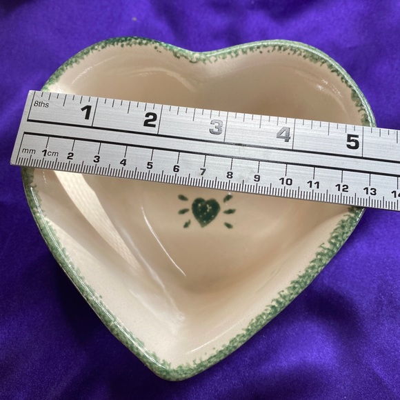 📌 Vintage 1996 Set of 2 Hand Painted Heart Bowl’s never used! Original Box! - Picture 10 of 13